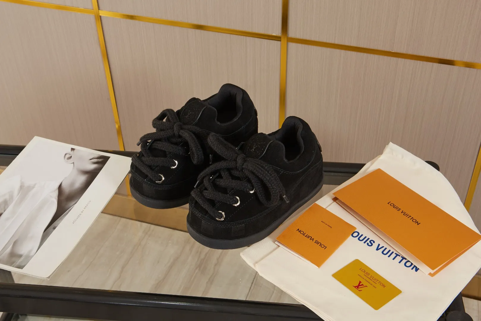 💰💰💰 660 hot style 🆕🆕🆕𝙇𝙑🔥New models are on the shelves🔥 Louis Vuitton 25ss, LV co-branded nigo YETI Fat Ding is ugly and cute, many Internet celebrities have put it on the show, a classic and versatile item. Fabric: imported high mercerized cowhide suede. Lining: High-grade elastic mesh, original molded outsole. Size: women's clothing, 35-41 (customized for women's 40 and 41), men's clothing 39-46 (customized for 45-46)